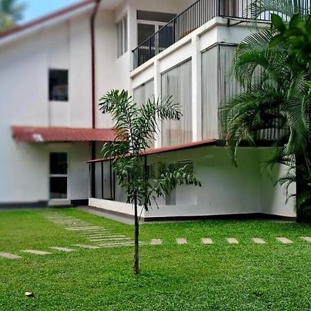Urban Breeze Hotel Kundasale Ngoại thất bức ảnh