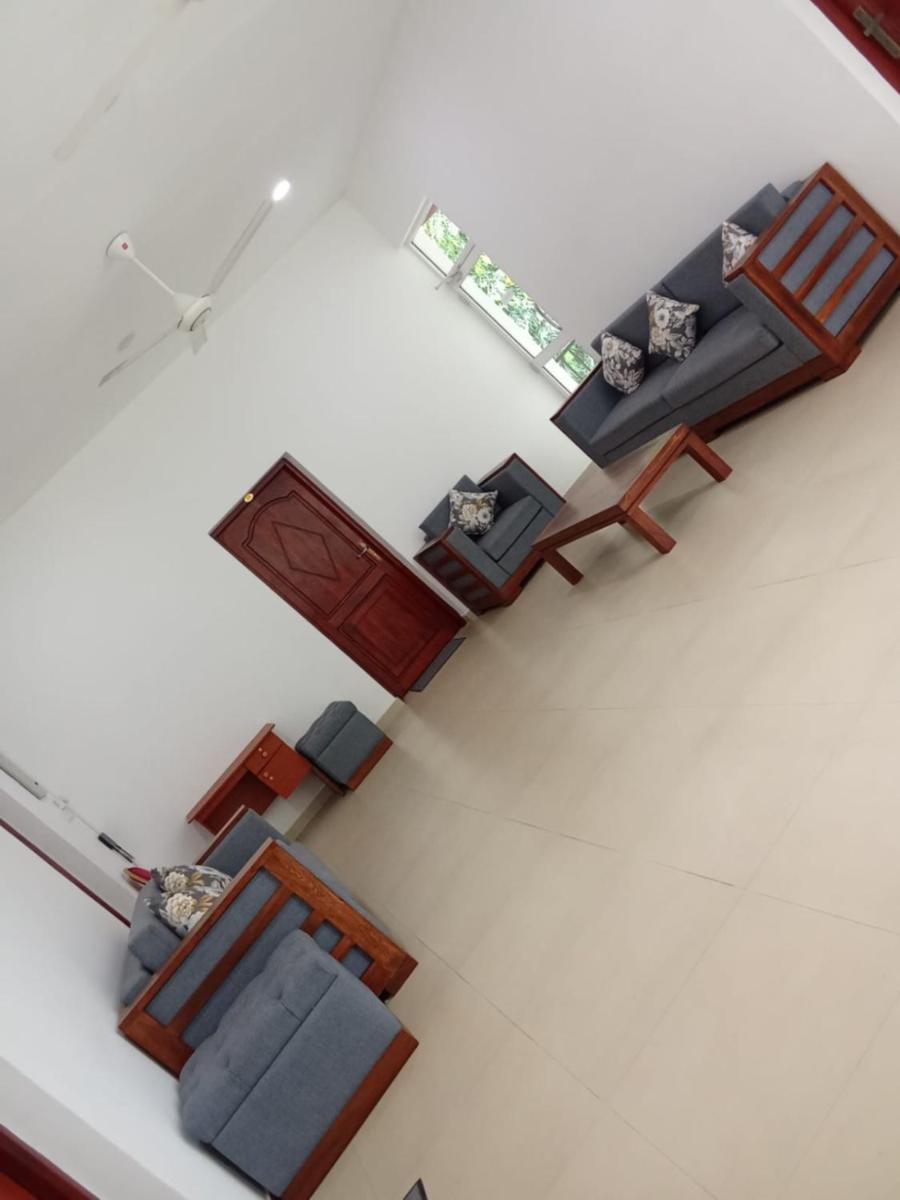 Urban Breeze Hotel Kundasale Ngoại thất bức ảnh
