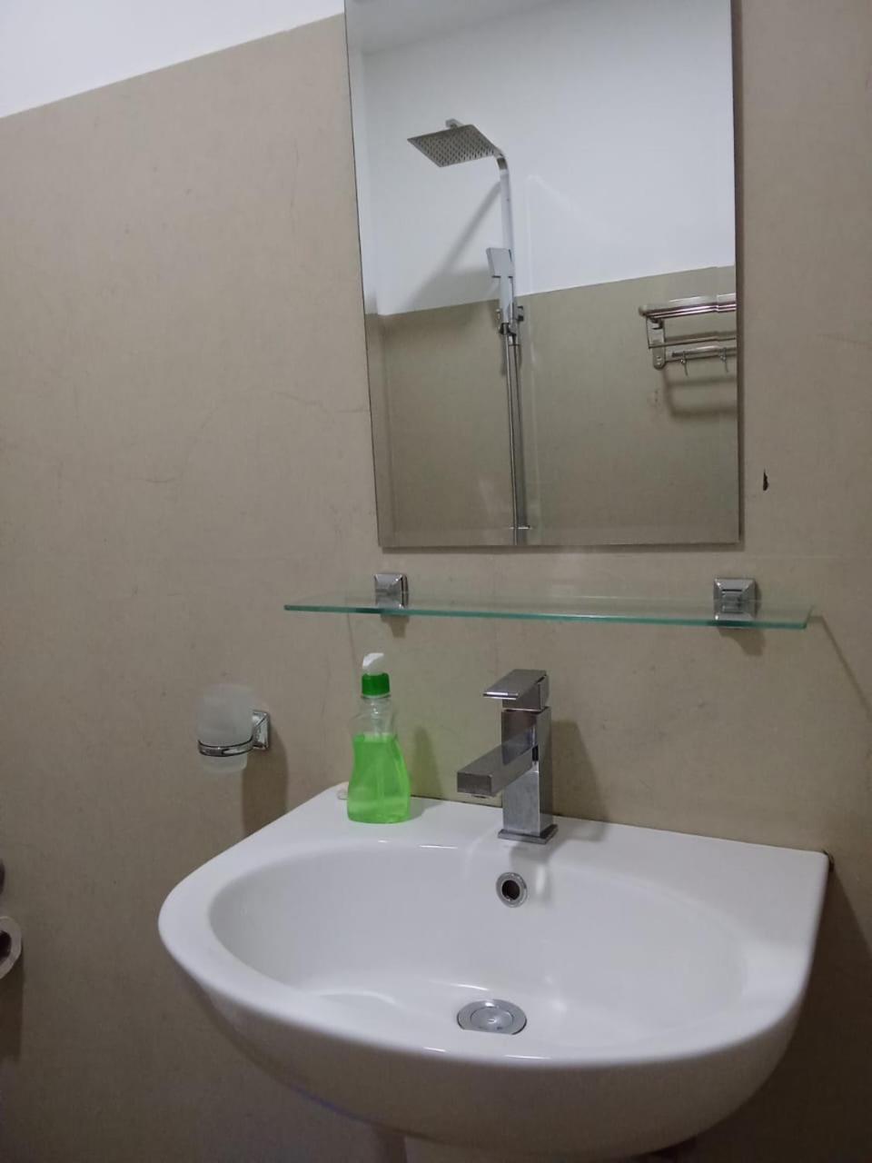 Urban Breeze Hotel Kundasale Ngoại thất bức ảnh