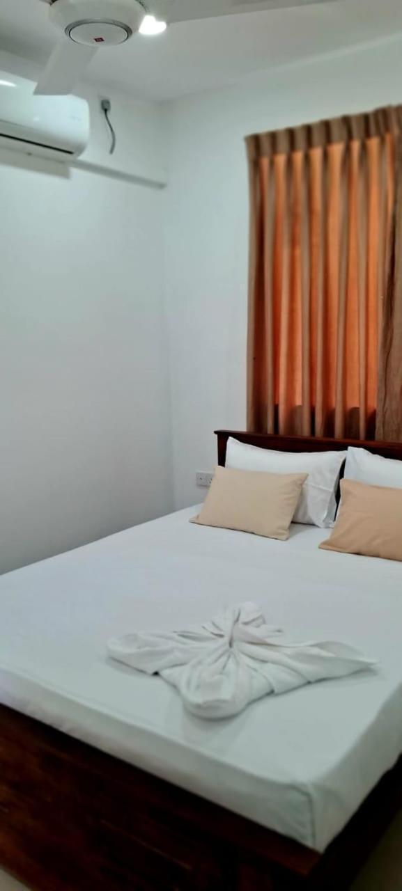 Urban Breeze Hotel Kundasale Ngoại thất bức ảnh