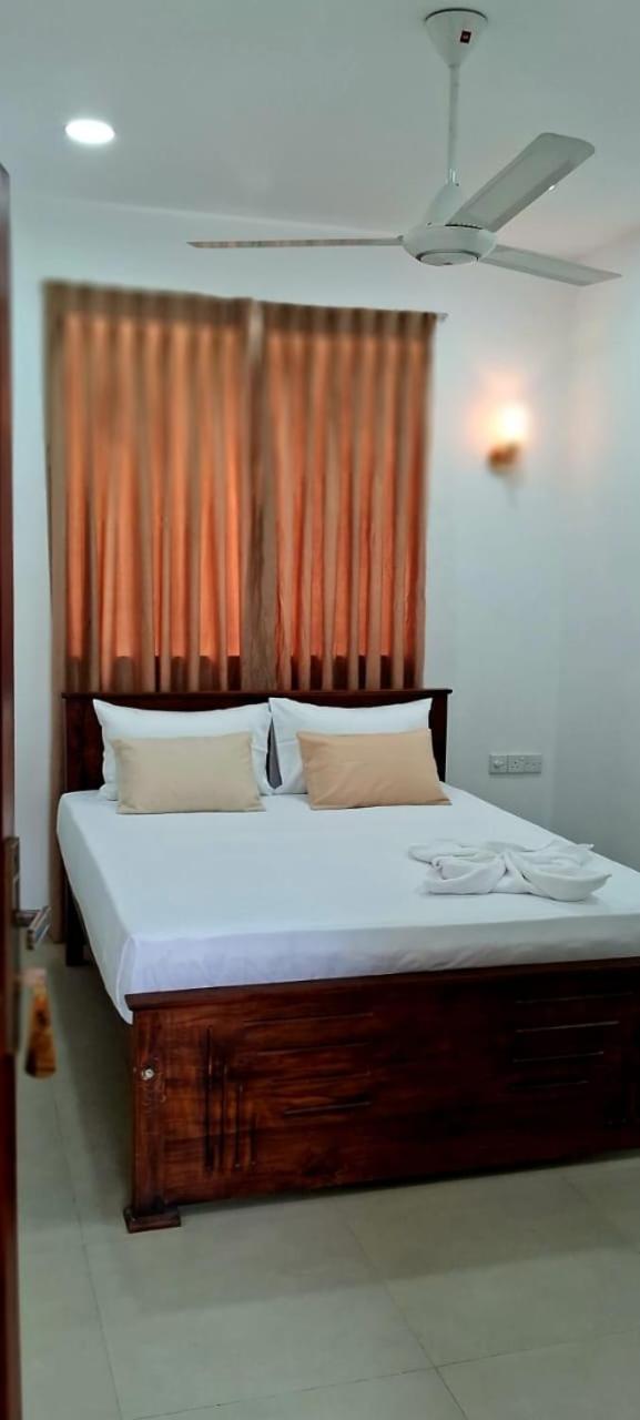 Urban Breeze Hotel Kundasale Ngoại thất bức ảnh